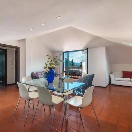 Rita Superiore Apartment Domaso